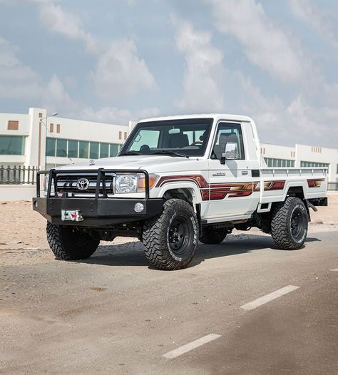 Toyota Pickup Truck, Land Cruiser Pick Up, Land Cruiser Toyota, Mini Trucks 4x4, Toyota Pickup 4x4, Fj40 Landcruiser, Land Cruiser 70 Series, Cars Suv, Toyota Fortuner