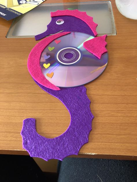 Art Crafts For Kids, Seahorse Crafts, Summer Camp Crafts, Cd Crafts, Stick Crafts, Vbs Crafts, Sea Crafts, Summer Crafts For Kids, Ocean Crafts