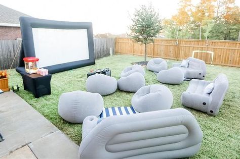 Use these backyard movie night ideas to make your backyard the place to be. There are lots of ideas here including seating, decorations, and more. Backyard Movie Night Party - Backyard Movie Night Houston Backyard Movie Night Ideas, Movie Night Seating, Night Houston, Backyard Christmas, Backyard Movie Night Party, Diy Backyard Movie Night, Movie Seats, Birthday Movie Night, Backyard Movie Theaters