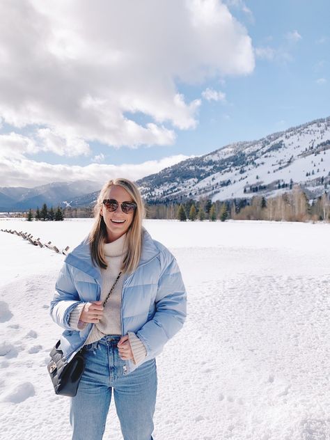 Blue and White Winter Outfit in Jackson Hole + Weekend Reads, No. 119 | Rhyme & Reason Blue And White Winter Outfit, Blue Jacket Winter, Colorado Outfits, Weekend Reading, Top Fashion Bloggers, Winter Photoshoot, Snow Outfit, Fall Winter Wardrobe, Casual Chic Outfit