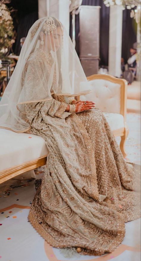 Ivory Nikkah Dress, Nikkah Inspiration, Nikkah Veil, Pakistani Bridal Wear Nikah, Desi Beach Wedding, Pakistani Nikkah, White Pakistani Bridal Dress, Pakistani Nikkah Bride, Asian Wedding Dress Pakistani