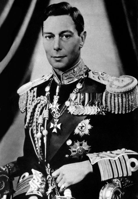 The Scandalous Story of How King George VI Became King | Reader's Digest Rainha Elizabeth Ii, Queen Mum, King George Vi, King George V, 11 December, Elisabeth Ii, British Royal Families, Princess Elizabeth, Isabel Ii