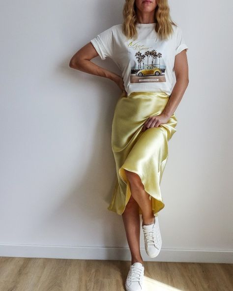 Silk Skirt And Graphic Tee, T Shirt Silk Skirt, Slip Skirt T Shirt Outfit, Satin Dress With Tshirt, Yellow Silk Skirt Outfit, Silk Skirt And Tshirt Outfit, Yellow Satin Skirt Outfit, Slip Skirt Outfit Summer, Silk Skirt Outfit Summer