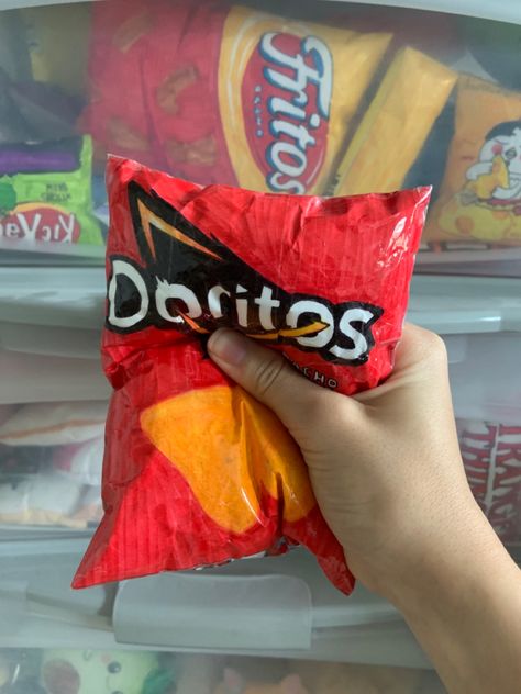 Doritos Paper Squishy! ❤️🧀 Squshiy Paper Food, Paper Squish, Squishy Ideas, Squishy Food, Homemade Squishies, Paper Squishy, Easy Paper Crafts Diy, When Im Bored, Blind Bags