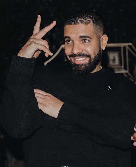 Drake Playlist, Old Drake, Champagne Papi, Drake Photos, Drizzy Drake, Drake Ovo, Drake Drizzy, Drake Graham, Chic Tattoo