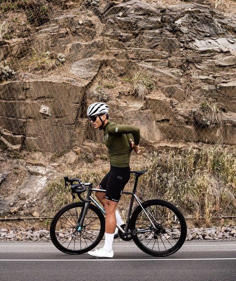 Gravel Bike Outfit, Road Cycling Photography, Race Bike Cycling, Cyclist Outfit, Road Bike Photography, Cycling Attire, Bicycle Photography, Cycling Inspiration, Giant Bikes