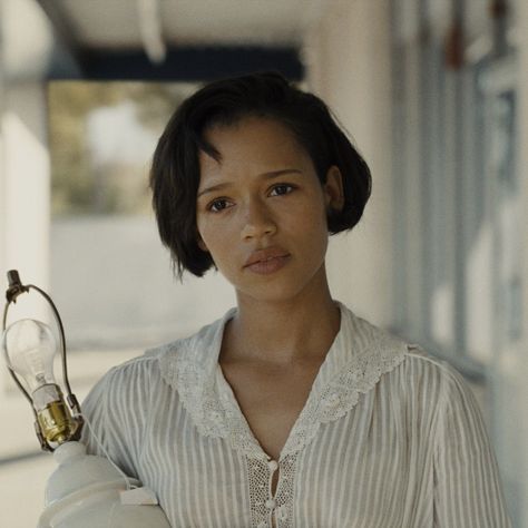 Taylor R, Taylor Russell, Ewan Mcgregor, Angel Face, Makati, White Shirt, Pretty Woman, Hair Inspo, Old Fashioned