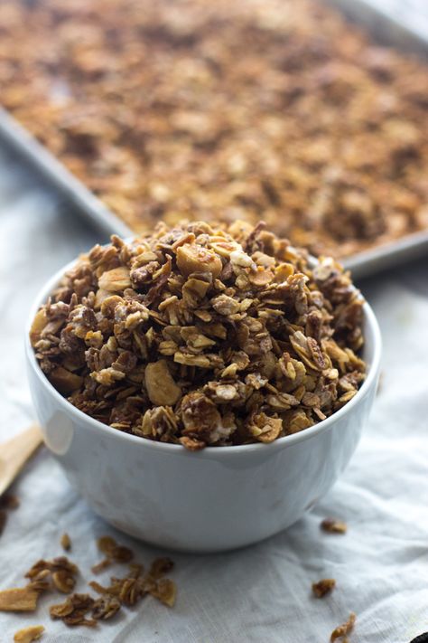 White Chocolate Macadamia Nut Granola - Tastes EXACTLY like a white chocolate macadamia nut cookie! White Chocolate Macadamia Nut Cookies, White Chocolate Macadamia Nut, Easy Granola, Nut Granola, Macadamia Nut Cookies, White Chocolate Macadamia, Favorite Breakfast Recipes, Chocolate Macadamia, For Keeps