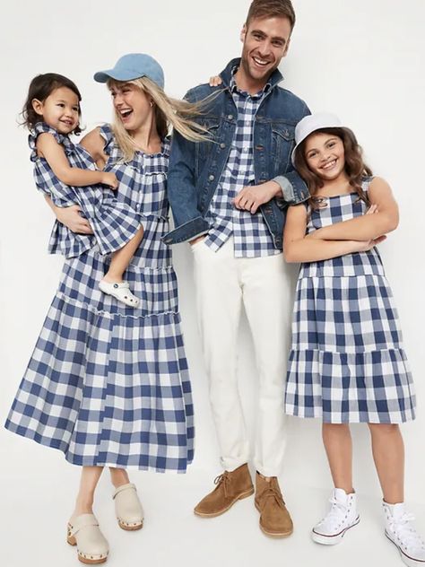 family in matching blue and white gingham outfits Seersucker Dress, Gingham Pattern, Gingham Shirt, Family Photo Outfits, The Fam, Couple Outfits, Toddler Girl Dresses, Matching Family Outfits, Family Outfits