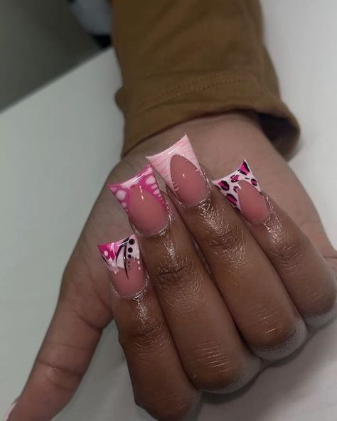 Broward county, FL🌺 on Instagram: "All the pink on pinks sets I’ve been doing lately 😻 #pinknails #explorerpage #954naiktech #browardnailtech" Pink Duck Nails, Duck Tip Nails, Extra Nails, Pink Duck, Back To School Nails, Duck Nails, Different Nail Designs, Colored Acrylic Nails, School Nails