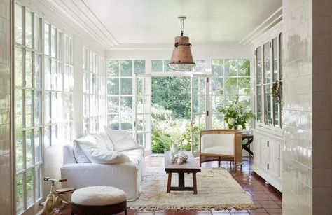 40 Sunroom Ideas To Make the Most of This Airy, Light-Flooded Bonus Space Square Sunroom, French Country Sunroom, Country Sunroom, Narrow Sunroom, Dining Sunroom, Cozy Sunroom, Sunroom Ideas, Budget Design, Sunrooms