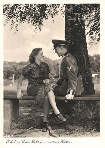 German Couple, Army History, Military Photography, Italian Girl, Ww2 Soldiers, Army Couple, Assassins Creed Art, German Soldiers Ww2, Blah Blah Blah