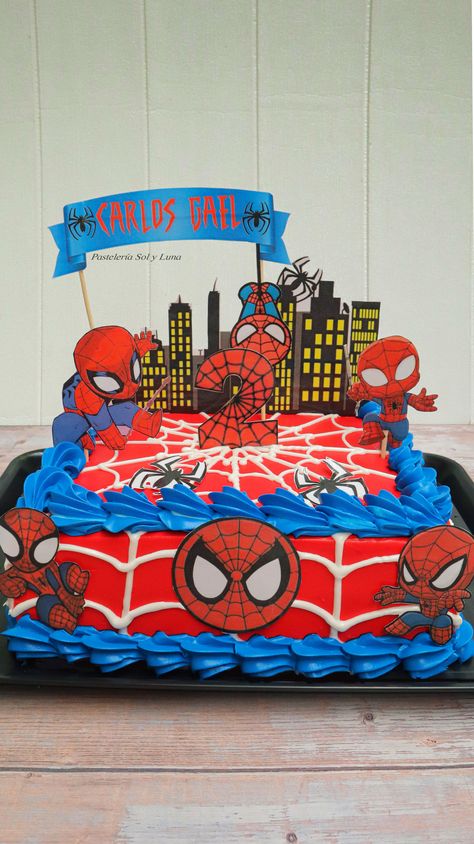 Pastel forrado en chantilly rojo con orillas en color azul, decoracion en chantilly blanco simulando tela-araña, micas en forma de spiderman. Pastel Spiderman, Moana Birthday Cake, Spiderman Birthday Cake, Mens Birthday Party, Spiderman Cake, Moana Birthday, Creative Birthday Cakes, Diy Birthday Decorations, Spiderman Birthday