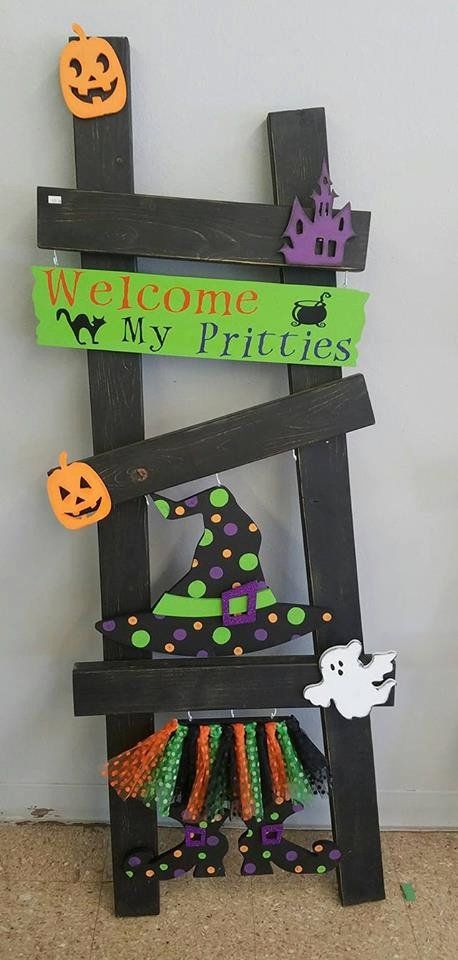 Halloween Interchangeable Ladder KIt Wood Christmas Signs, Old Ladder, Halloween Wood Crafts, Trendy Diy, Adornos Halloween, Wood Christmas, Fall Halloween Decor, Halloween Deco, Halloween Signs