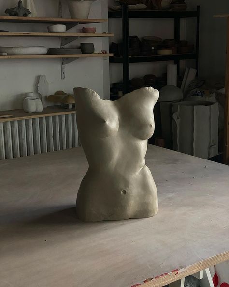 Thalia Dalecky | Nouveau buste 🫶🏻 #femme #womanbody #corpsdefemme #buste #sculpture #bust #creation #artcollector #artist | Instagram Sculpture Bust, Artist Instagram, Bust Sculpture, July 3, Art Collector, Sculpture, On Instagram, Instagram, Art