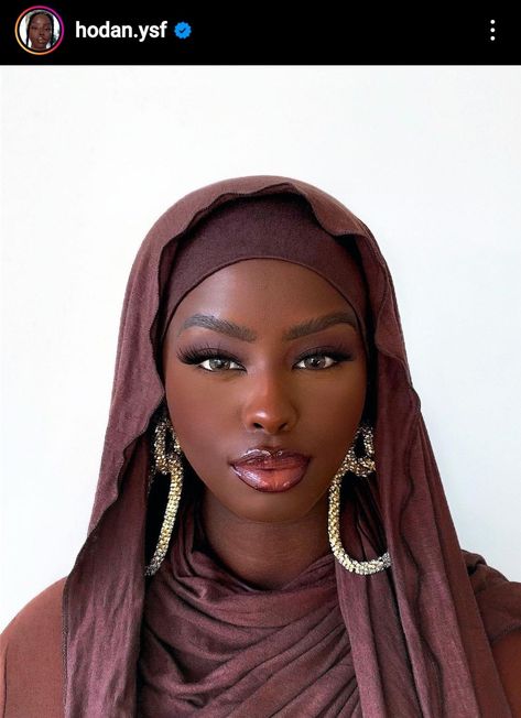 Baddie Muslim Makeup Looks, Muslim Makeup, African Makeup, Bright Colored Outfits, Headwrap Tutorial, Instagram Face, Show Makeup, Slimmer Face, Face Makeup Tips