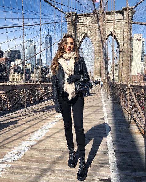 Italy Winter Outfits, Annie Jaffrey, Winter Night Outfit, York Outfits, Nyc Winter Outfits, Outfits New York, Chicago Outfit, Outfits Nyc, New York Outfit