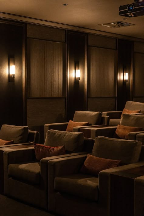 Modern Theatre Room, Cinema Room Aesthetic, Private Cinema Room, Theater Couches, Theater Room Ideas, Home Theater Room Design, Theater Rooms, Theater Room Design, Engineered Timber Flooring