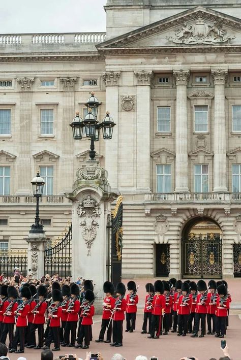 London Royal Aesthetic, Kensington Palace Aesthetic, Buckingham Palace Aesthetic, Buckingham Palace London, England Aesthetic, Aesthetic London, Palace London, London Dreams, European Aesthetic