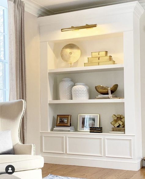 Wall Niche Library, Arched Recessed Shelves, Gypsum Bookshelves, Arch Niche With Shelves, Arch Built In Shelves Light, Studio Storage Ideas, Home Office Corner, Colonial Interior Design, Feature Wall Living Room