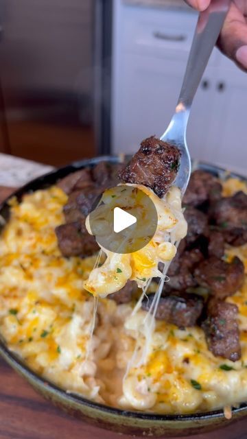 Renzo on Instagram: "Garlic Butter Steak Bite Mac & Cheese 🧀🥩 

Is it just me or does steak and mac & cheese just go together? The perfect meal if you want to impress someone or simply just eat good!! 

Full ingredient list: 
1-2 lb steak cut into 1-2 inch cubes 
1-2 tsp onion powder
1-2 tsp black pepper
1-2 tsp dried oregano 
1-2 tsp salt 
1-2 tbsp garlic paste or minced garlic 
1/2 stick butter 
Parsley to garnish 
For mac & cheese: 
8 oz colby jack
8 oz white cheddar 
16 oz carnation milk 
1-2 tsp smoked paprika
1-2 tsp garlic powder
1-2 tsp black pepper
1-2 tsp salt 
Cooked macaroni noodles 
Extra cheese to place on top" What Goes Good With Mac And Cheese, Steak And Mac And Cheese, Meals With Mac And Cheese, Steak Bites And Mac And Cheese, Mac And Cheese With Meat, Steak Mac And Cheese, Garlic Butter Steak Bites Mac And Cheese, Mac And Cheese Dinner Ideas, Black Dinner Ideas