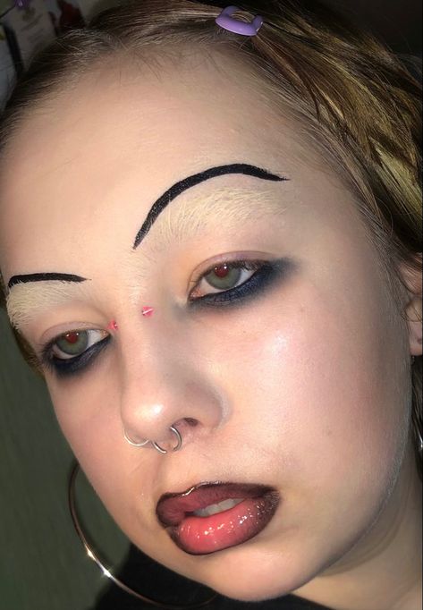 Drawn Eyebrows, Drawn On Eyebrows, Lower Eyelid Makeup, Woman Face Photography, Black Eyebrows, How To Draw Eyebrows, Face Photography, Goth Fashion, Lip Makeup