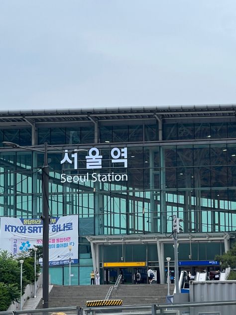 train to busan, seoul station Busan Station, Seoul Station, Train To Busan, New Photo Download, Bus Station, Photo Download, Railway Station, Busan, South Korean