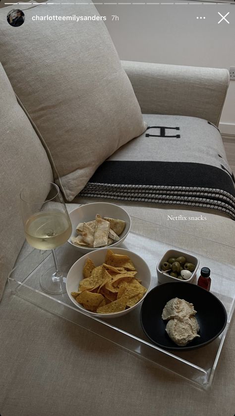 Snacks Movie Night, Apartment Decor Inspiration, Www Pinterest Com, Room Aesthetic, First Home, My Dream Home, House Rooms, Movie Night, Room Inspo