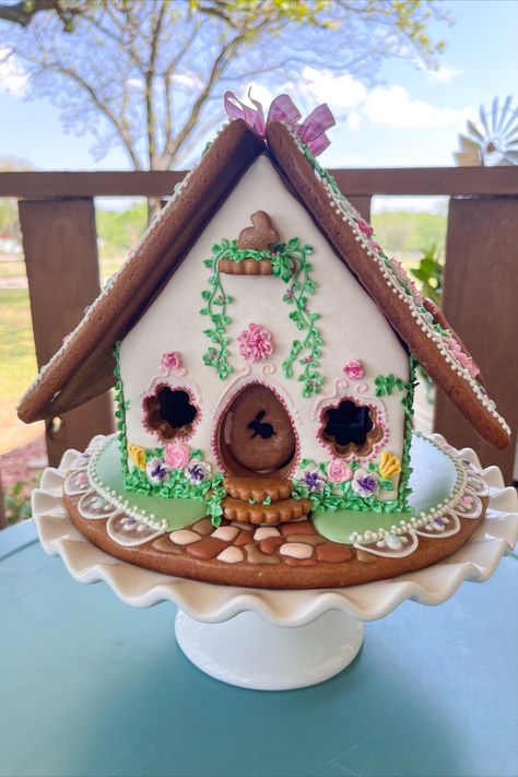 Floral Gingerbread House, Easter Gingerbread House Ideas, Peep Gingerbread House, Bunny Gingerbread, Easter Houses Gingerbread, Cute Gingerbread House, Easter Gingerbread House, Gingerbread House Template, Gingerbread Dough