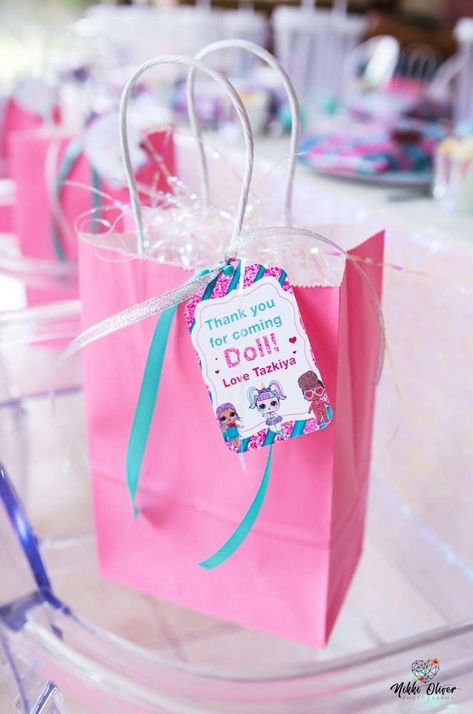 Lol Doll Party Favors, Diy Lol Doll Party Decorations, Diy Lol Surprise Birthday Party, Lol Doll Birthday Party Ideas Diy, Lol Surprise Party Favors, Lol Birthday Party Ideas Decorations, Lol Party Ideas Decoration, Lol Theme Birthday Party Ideas, Lol Doll Birthday Party Ideas