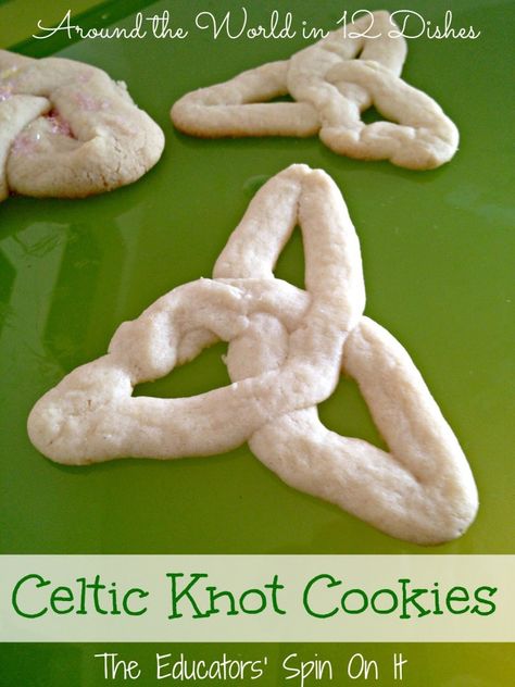 Celtic Knot Cookies from Ireland - The Educators' Spin On It Knot Cookies, Ireland Food, Irish Crafts, St Patrick Day Activities, St Patricks Day Food, World Thinking Day, Cooking Dishes, Irish Recipes, St Pattys Day