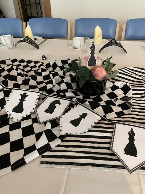 Chess Decorations Party, Chess Party Decorations, Chess Birthday Party, Chess Cafe, Chess Decoration, Chess Party, Chess Birthday, Colorful Dinner, Birthday Theme Decoration