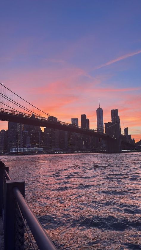 Sunsets In The City, New York Sunset Aesthetic, Sunset City Wallpaper, Nyc Sunset Aesthetic, Aesthetic Nyc Wallpaper, Ciudades Aesthetic, Nyc Vibes Aesthetic, New York Aesthetic Summer, Nyc In Summer