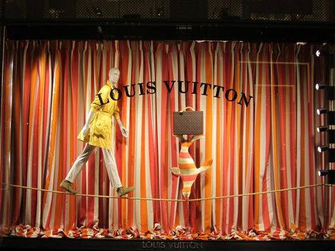 4473309a997d259b36d537f6096d38e7 Circus Theme Window Display, Hermes Window, Holiday Window Display, Window Display Design, Shop Front Signage, Circus Tent, Store Windows, Shop Window Design, Cool Business Cards