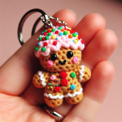 Gingerbread Man Crochet, Simple Amigurumi, Crochet Bird Patterns, Keychain Pattern, Crochet Xmas, Crochet Keychain Pattern, Crochet Birds, Christmas Themes Decorations, Crochet Ornaments