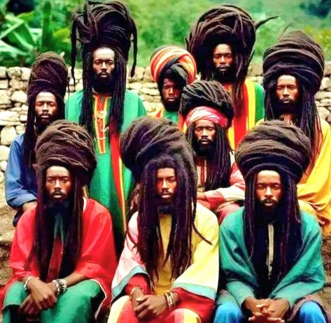 Rastafarian Outfits, Jamaica Facts, Jamaica People, Rastafari Art, African History Facts, African Superhero, Rasta Art, Rastafarian Culture, Jah Rastafari