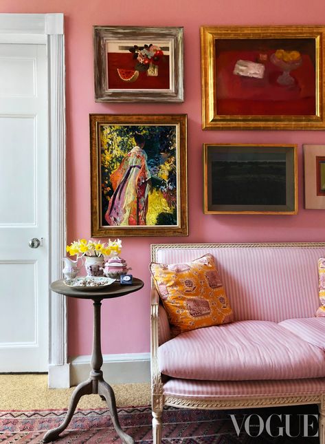 Earthy Pink Room, Rose Uniacke Living Room, Grandmillennial Aesthetic, Feminine Interior, Georgian Manor House, Cottage Details, Georgian Manor, Murs Roses, House Staircase