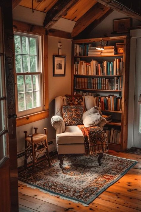 Cozy Home Library, Face Framing Curtain Bangs, Home Library Design, Casa Vintage, Home Libraries, Decoration Inspiration, Curtain Bangs, A Living Room, Home Library