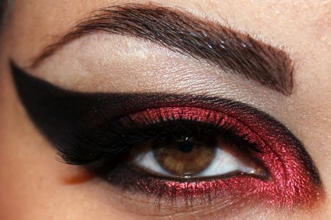 World of makeup. Sith Makeup, Gaara Cosplay, Star Wars Logos, Sith Costume, Star Wars Makeup, Ciel Phantomhive Cosplay, Halloween Customs, Fantasy Make-up, Inuyasha Cosplay