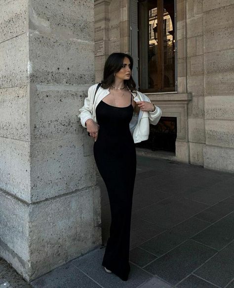 Jackets With Long Dresses Outfit Ideas, Maxi Dress Outfit Work, Long Black Dress With Jacket, Slim Dress Outfit, Dress With Jacket Outfit Classy, Long Black Dress Outfit Casual, Black Bodycon Dress Outfit Classy, Long Tight Black Dress, Black Dress With Jacket