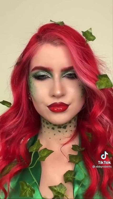 Diy Poison Ivy Makeup, Poison Ivy Makeup Ideas Halloween, Poison Ivy Hairstyles, Halloween Costume Ideas For Red Hair, Poison Ivy Halloween Makeup, Diy Red Head Costumes, Posin Ivy Makeup, Poison Ivy Makeup Tutorial, Red Hair Halloween Ideas