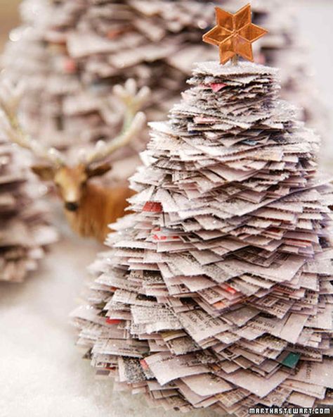 This shimmering stacked tree will add a festive -- and eco-friendly -- touch to your home this holiday season. These magnificent trees can also be stacked using any leftover aluminum foil, felt, or crepe paper. Simple Holiday Decor, Newspaper Crafts, Paper Christmas Tree, Paper Tree, Simple Holidays, Noel Christmas, Holiday Projects, Christmas Inspiration, Christmas Projects