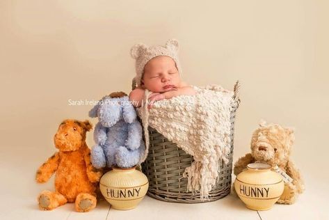 Baby Photography Ideas, Winnie The Pooh Nursery, Disney Baby Shower, Newborn Baby Photos, Foto Baby, Newborn Shoot, Nursery Baby Room, Newborn Baby Photography, Baby Time