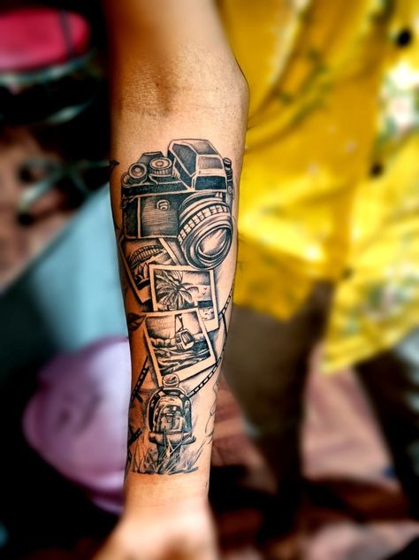 Camera Sleeve Tattoo, Polaroid Pic Tattoo, Camera Aesthetic Tattoo, Poloroid Tattoo Pictures, Poloroid Tattoo Idea, Camera Tattoo Design Photographers, Tattoos For Photographers, Camera Lens Tattoo, Polaroid Tattoo Ideas