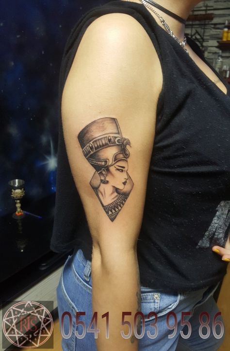 Spirituality Tattoos, Queen Nefertiti Tattoo, Nefertiti Tattoo, Egypt Tattoo, Black Girls With Tattoos, Egyptian Tattoo, Mythology Tattoos, Red Ink Tattoos, Medusa Tattoo