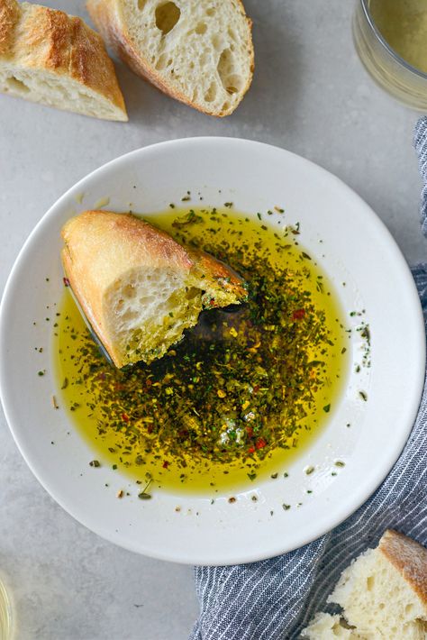 Oil Dipping Sauce For Bread, Oil Bread Dip, Olive Oil Bread Dip, Bread Dips Recipes, Bread Dipping Oil Recipe, Dipping Oil Recipe, Olive Oil Dip For Bread, Olive Oil Dip, Olive Oil Bread