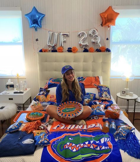 Uf College Aesthetic, Uf Acceptance, Bed Decorating Ideas College Acceptance, Uf Bed Party, College Commitment Pictures Bed, Bed Party Ideas College, College Acceptance Pictures, College Decision Reveal, College Acceptance Room Decorating