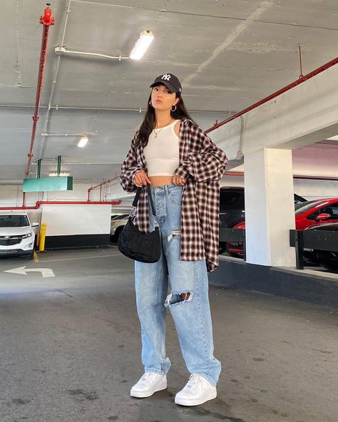 College Outfit Ideas, Mode Dope, Cute College Outfits, Plaid Shirt Outfits, Outfits Con Jeans, Streetwear Inspo, Jeans Outfit Women, College Outfit, Uni Outfits