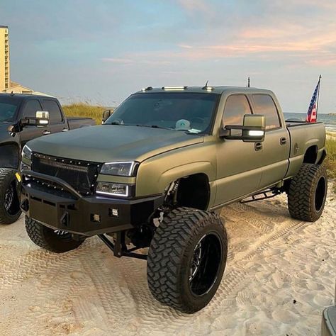 Chevy Duramax, Custom Lifted Trucks, Chevy Diesel Trucks, Trucks Lifted Diesel, Duramax Diesel, Lifted Chevy, Lifted Truck, Lifted Chevy Trucks, Jacked Up Trucks