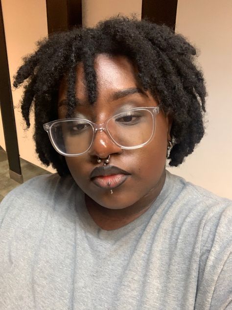 Short Dreads Styles, Short Dreads Styles For Women, Dreads Short Hair, Dreads Styles For Women, Afro Goth, Short Dreads, Short Locs Hairstyles, Starter Locs, Hair Therapy